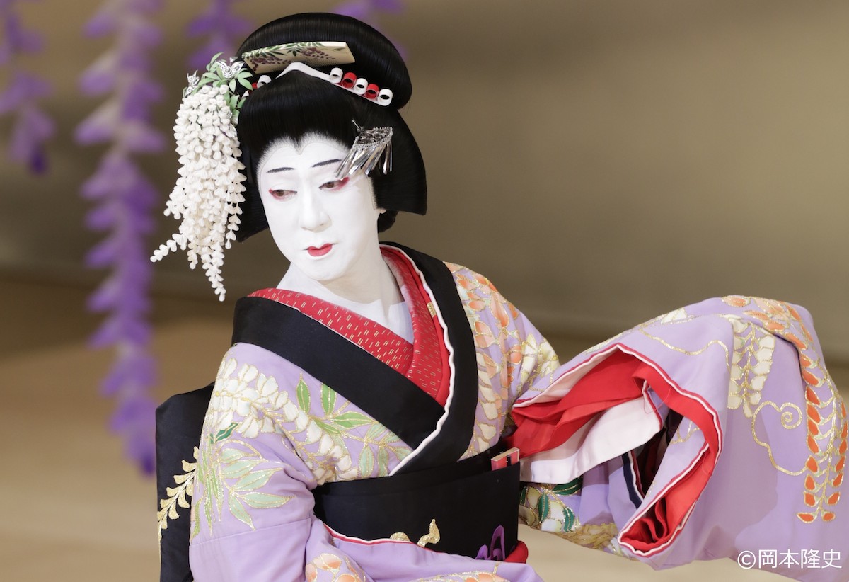 シネマ歌舞伎「二人藤娘」「日本振袖始」画像