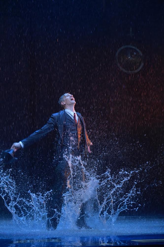 ミュージカル「SINGIN' IN THE RAIN〜雨に唄えば〜」舞台写真